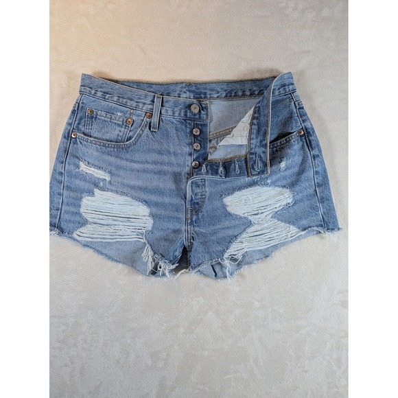 Levi's 501 Ripped Denim Shorts Women's Button Fly Distressed Light Wash - Picture 2 of 2
